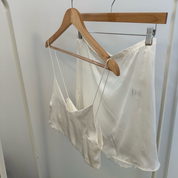 AREYOUAMI Style Silk Top + Skirt Set - Picture 3 of 9